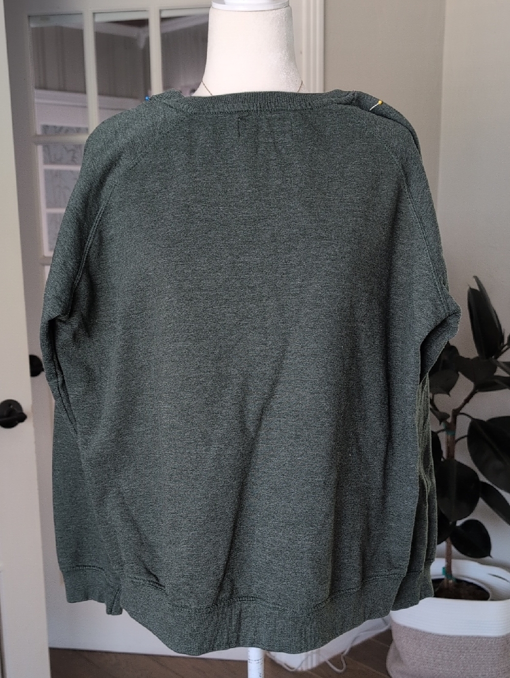 Wallflower Jackson Hole Wyoming Graphic Sweatshirt -large - Picture 4 of 7